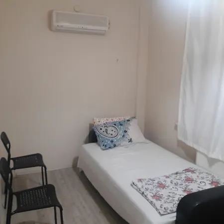 Travel House *